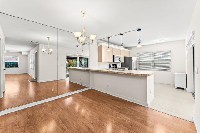 3136 Kingston Court, West Palm Beach, FL 33409