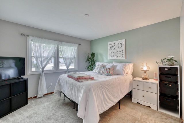1960 Dixie DRIVE, Waukesha, WI 53189
