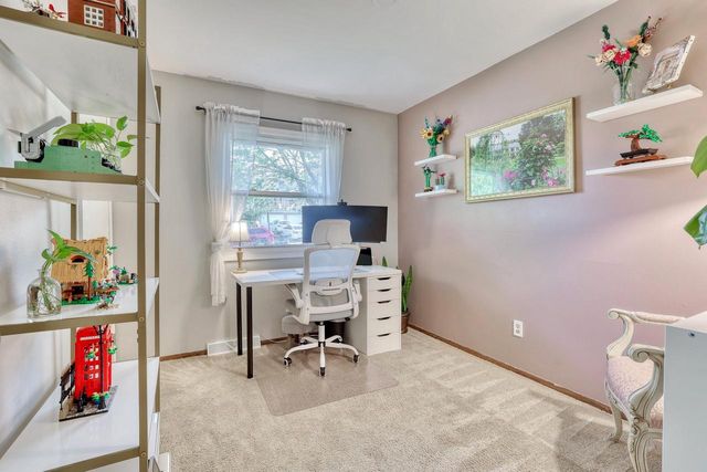 1960 Dixie DRIVE, Waukesha, WI 53189