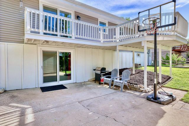 1960 Dixie DRIVE, Waukesha, WI 53189