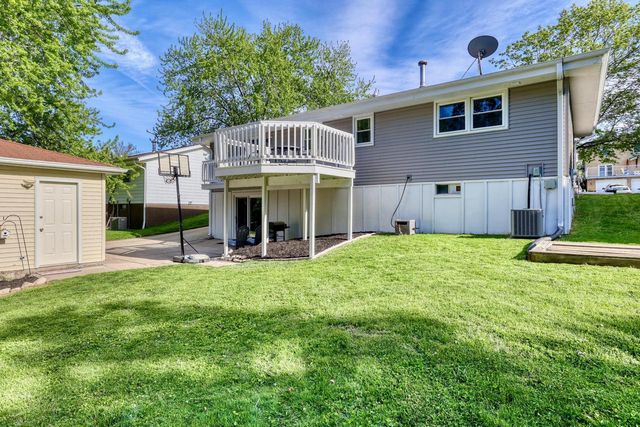 1960 Dixie DRIVE, Waukesha, WI 53189