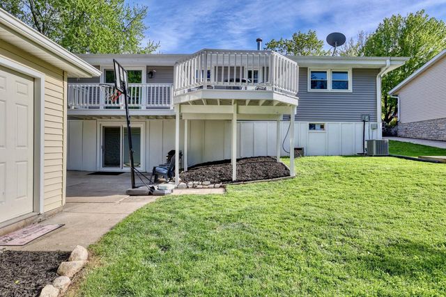 1960 Dixie DRIVE, Waukesha, WI 53189