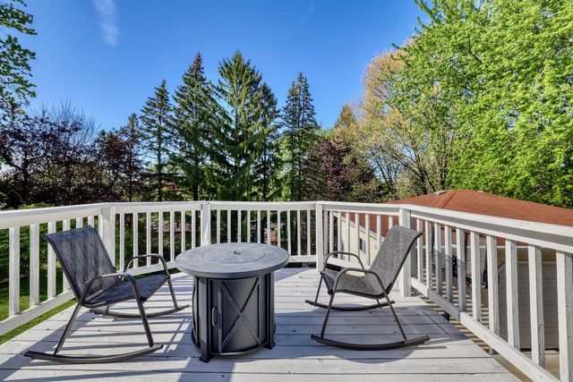 1960 Dixie DRIVE, Waukesha, WI 53189
