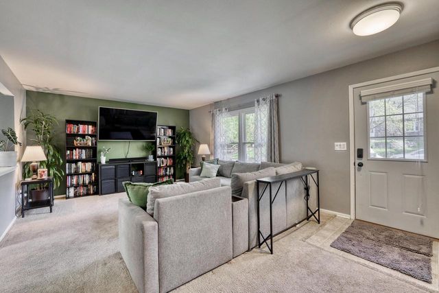 1960 Dixie DRIVE, Waukesha, WI 53189