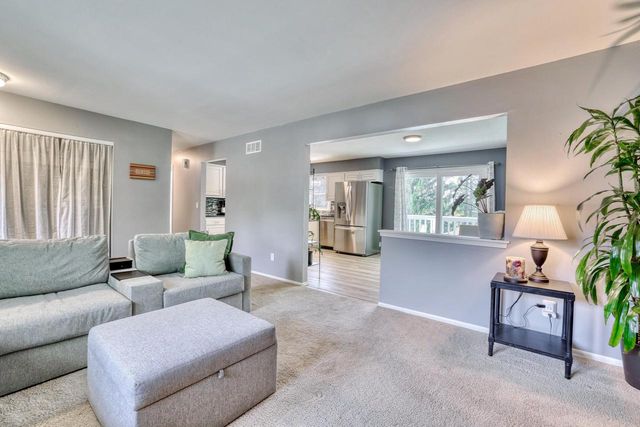 1960 Dixie DRIVE, Waukesha, WI 53189