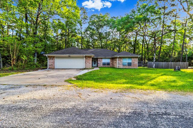 6 Lost Forest, Trinity, TX 75862