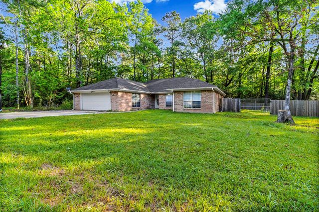 6 Lost Forest, Trinity, TX 75862