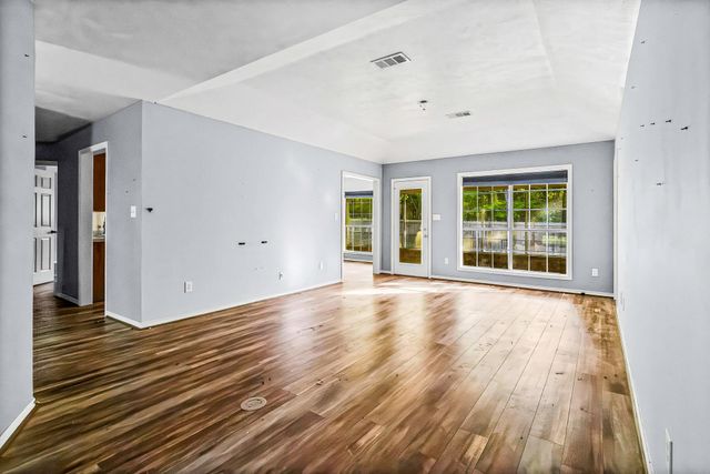 6 Lost Forest, Trinity, TX 75862