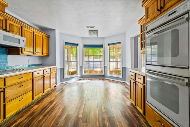6 Lost Forest, Trinity, TX 75862