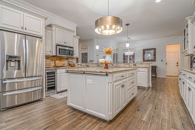 2009 Brentwood Dr, Midland, TX 79707