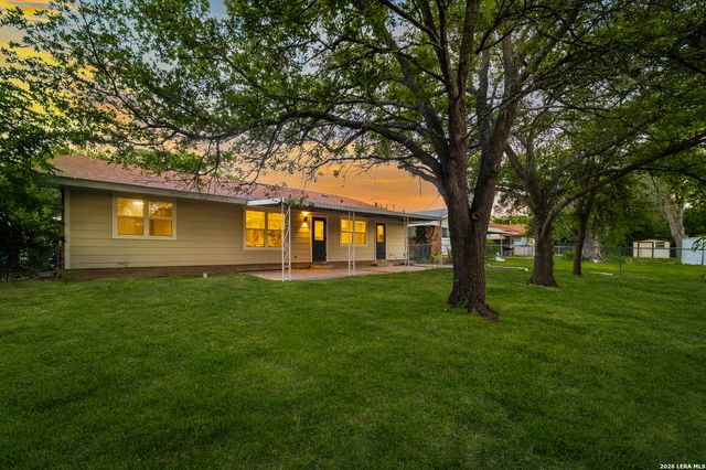 3219 Quakertown Dr, San Antonio, TX 78230