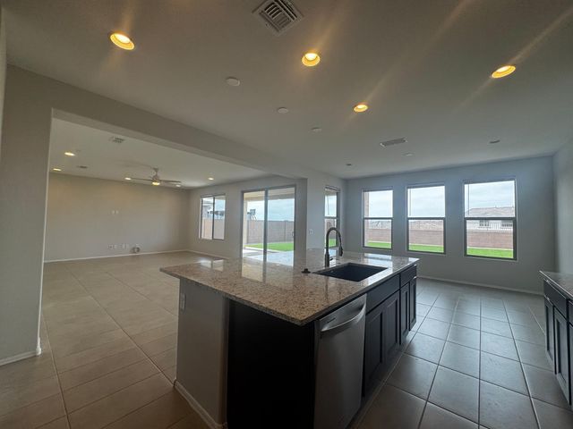 7053 W Oberlin Way, Peoria, AZ 85383