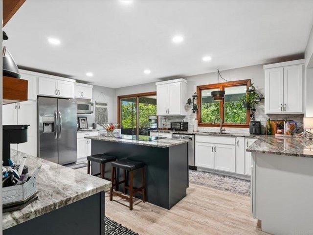144 Amity Drive, Waterloo, IA 50701