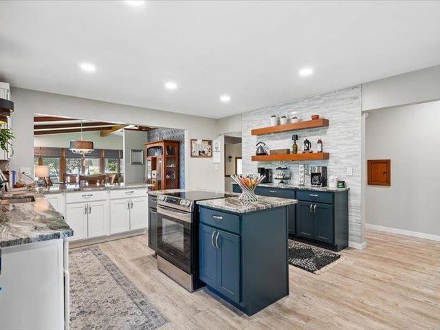 144 Amity Drive, Waterloo, IA 50701
