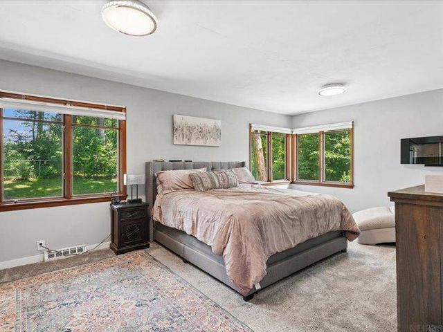 144 Amity Drive, Waterloo, IA 50701