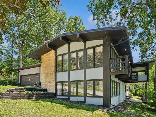 144 Amity Drive, Waterloo, IA 50701