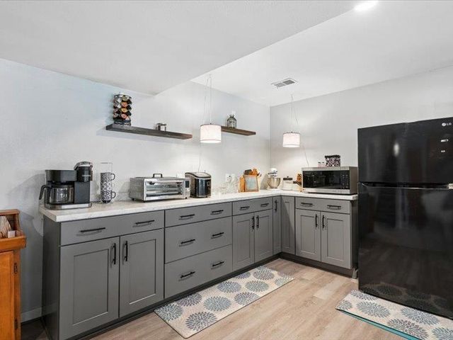 144 Amity Drive, Waterloo, IA 50701