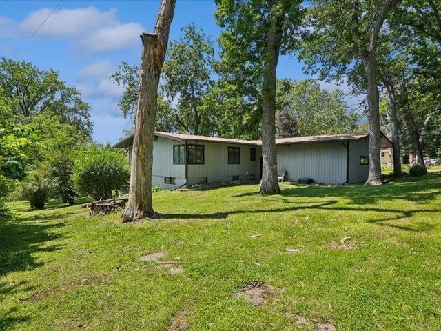144 Amity Drive, Waterloo, IA 50701