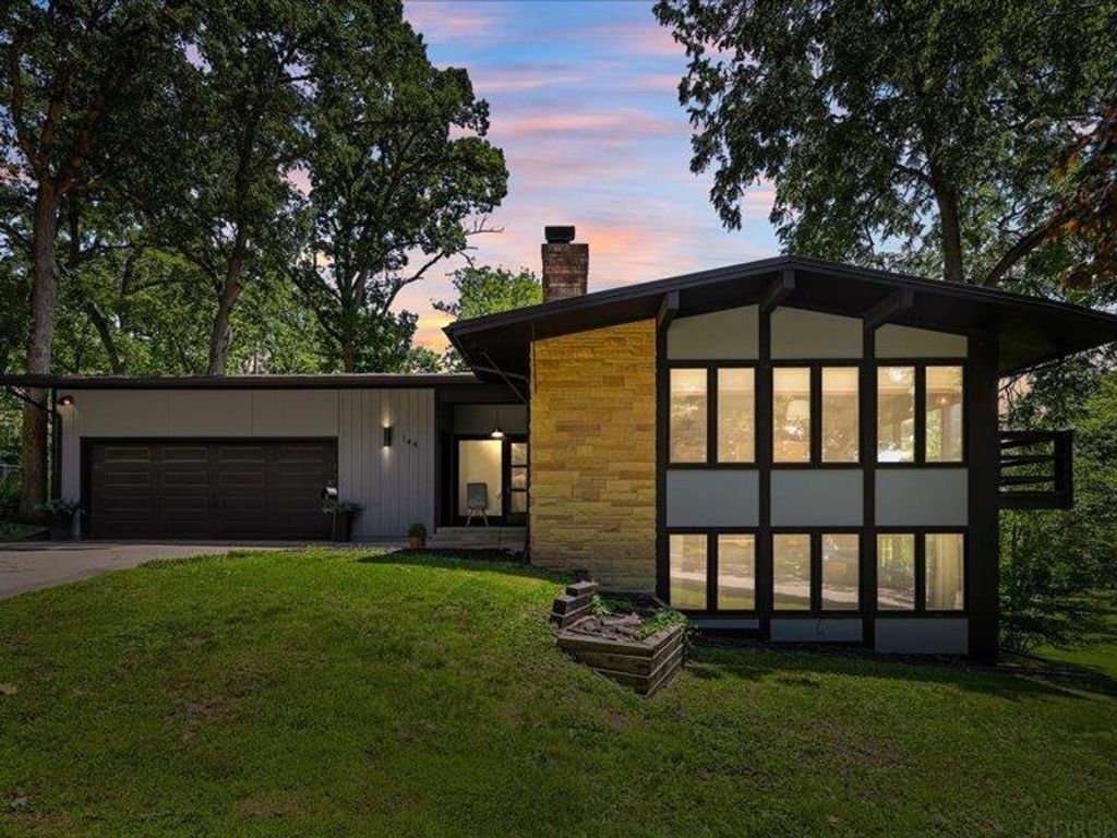 144 Amity Drive, Waterloo, IA 50701