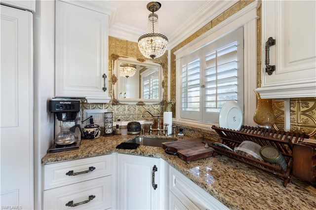 1748 Jewel Box DR, Sanibel, FL 33957