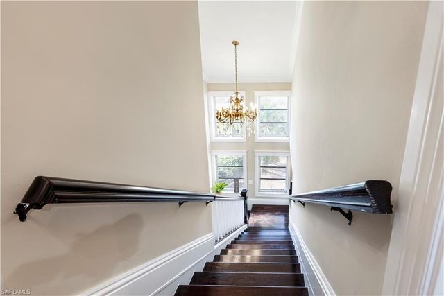 1748 Jewel Box DR, Sanibel, FL 33957