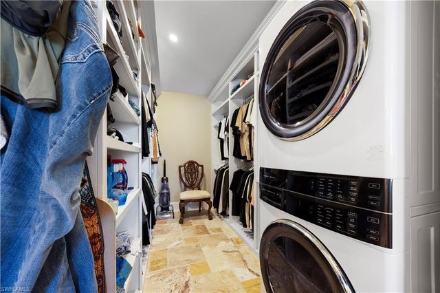 1748 Jewel Box DR, Sanibel, FL 33957