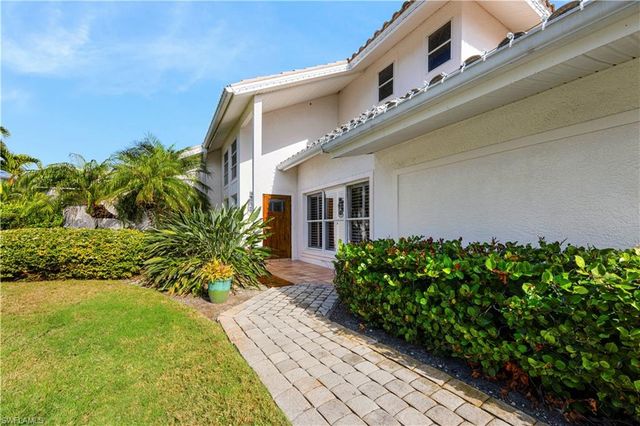 1748 Jewel Box DR, Sanibel, FL 33957