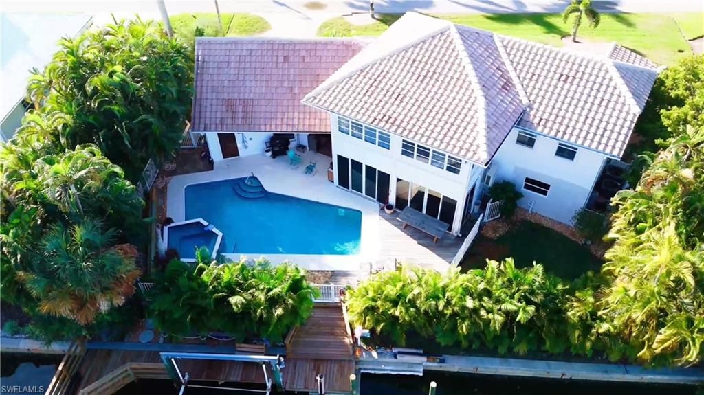 1748 Jewel Box DR, Sanibel, FL 33957
