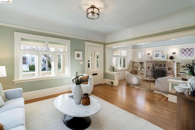 5466 5466 Shafter Ave, Oakland, CA 94618