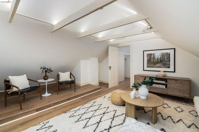 5466 5466 Shafter Ave, Oakland, CA 94618