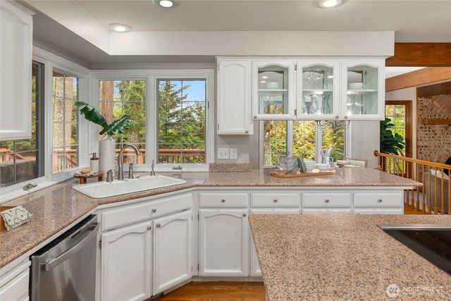 16424 NE 169th Place, Woodinville, WA 98072