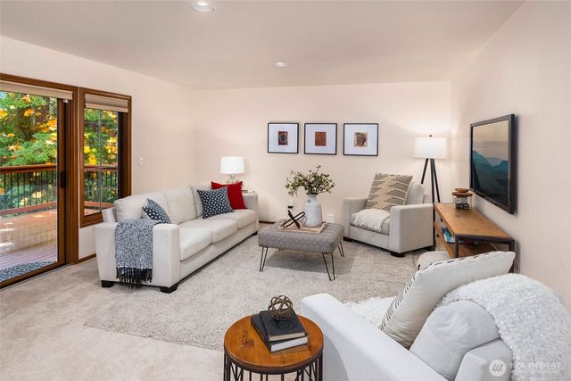 16424 NE 169th Place, Woodinville, WA 98072