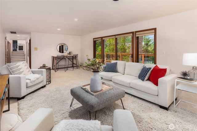 16424 NE 169th Place, Woodinville, WA 98072