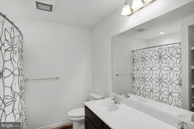 425 SMOKERING DR, Robesonia, PA 19551