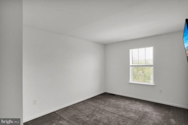 425 SMOKERING DR, Robesonia, PA 19551
