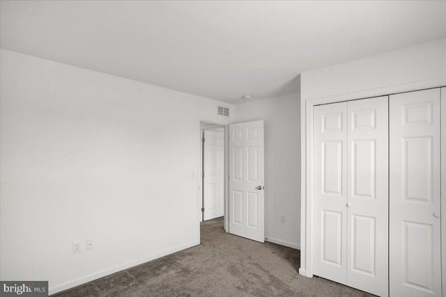 425 SMOKERING DR, Robesonia, PA 19551