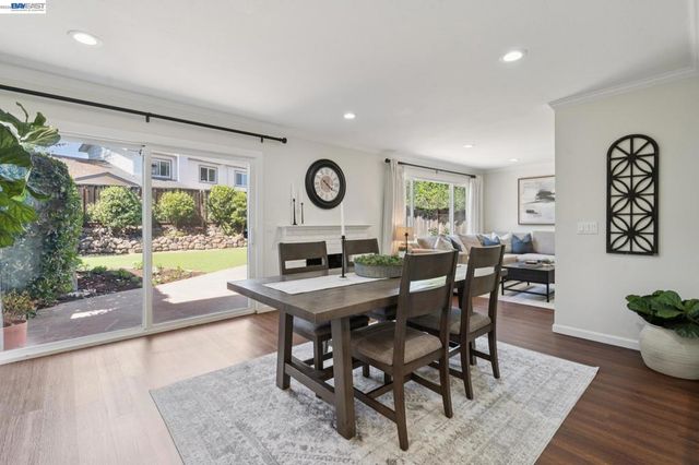 24 Velasco Ct, Danville, CA 94526