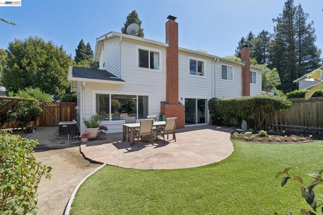24 Velasco Ct, Danville, CA 94526