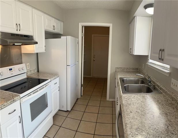 9806 Brasher DR B, Austin, TX 78748