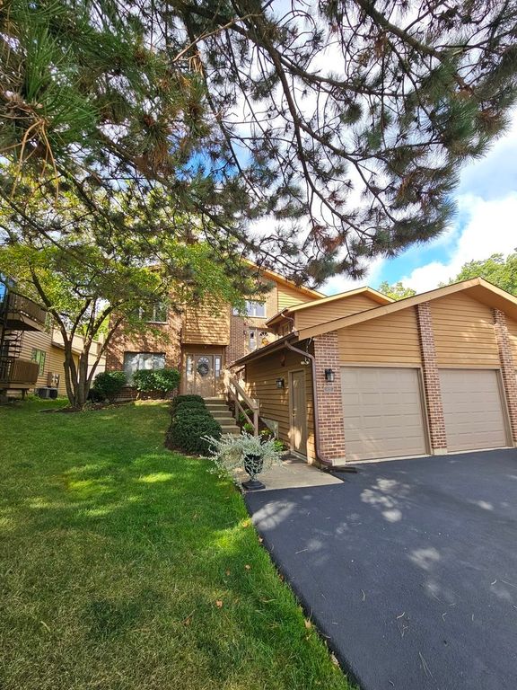 425 S 3rd Street 3, St. Charles, IL 60175