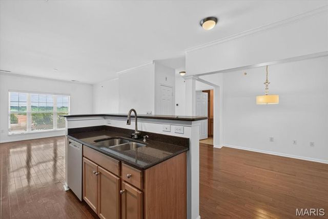 1241 Strassner Drive 1505, Brentwood, MO 63144