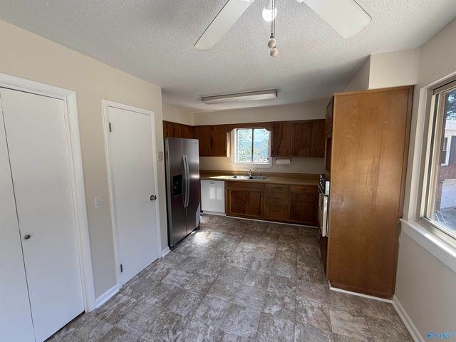 904 Roll Tide Lane, Huntsville, AL 35816