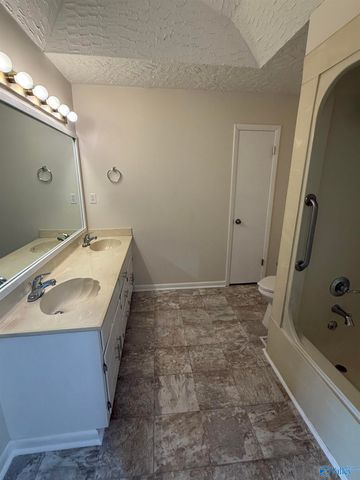 904 Roll Tide Lane, Huntsville, AL 35816