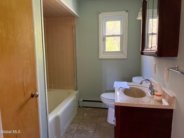 18 Bellevue Avenue, Gloversville, NY 12078