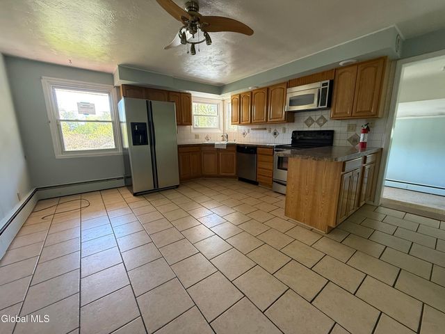 18 Bellevue Avenue, Gloversville, NY 12078