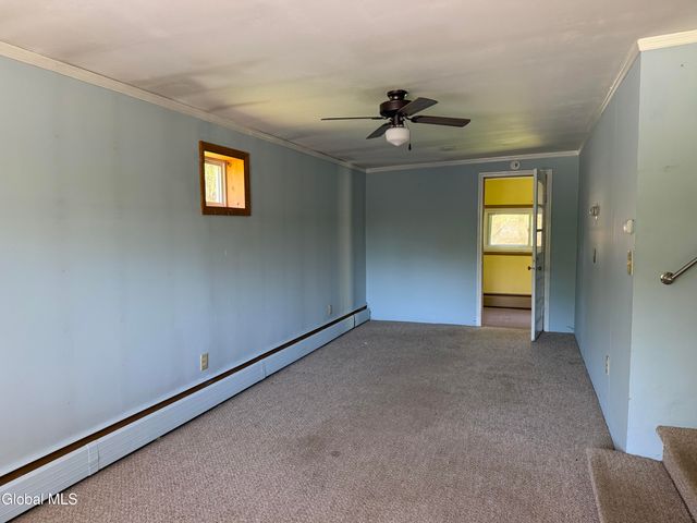 18 Bellevue Avenue, Gloversville, NY 12078