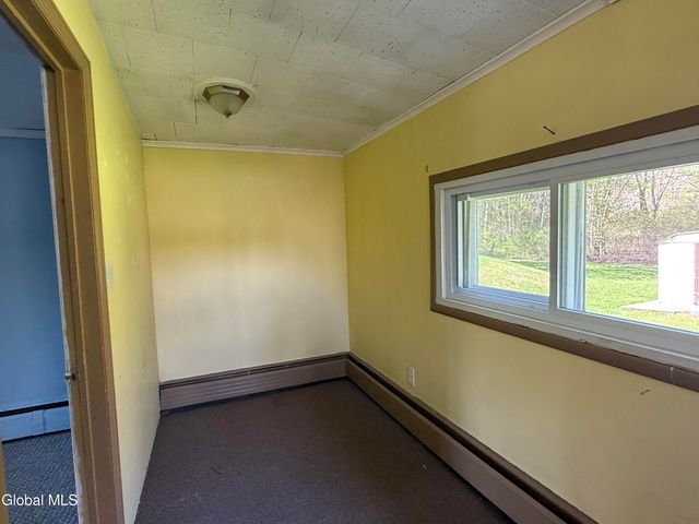 18 Bellevue Avenue, Gloversville, NY 12078