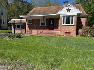18 Bellevue Avenue, Gloversville, NY 12078