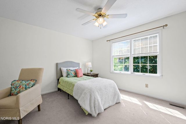 5 Olde Orchard Drive, Perrysburg, OH 43551