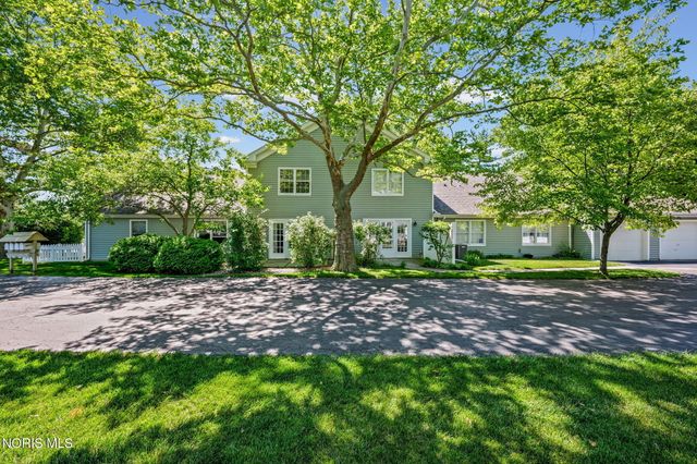 5 Olde Orchard Drive, Perrysburg, OH 43551